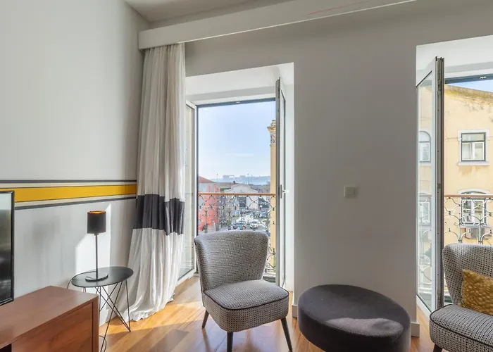 Spacious, Family Friendly 3Br & 3Wc. Ac/Heating.