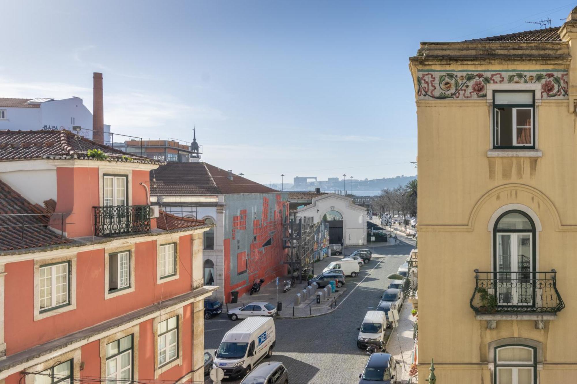 Spacious, Family Friendly 3br & 3wc. Ac/heating. Apartamento Lisboa