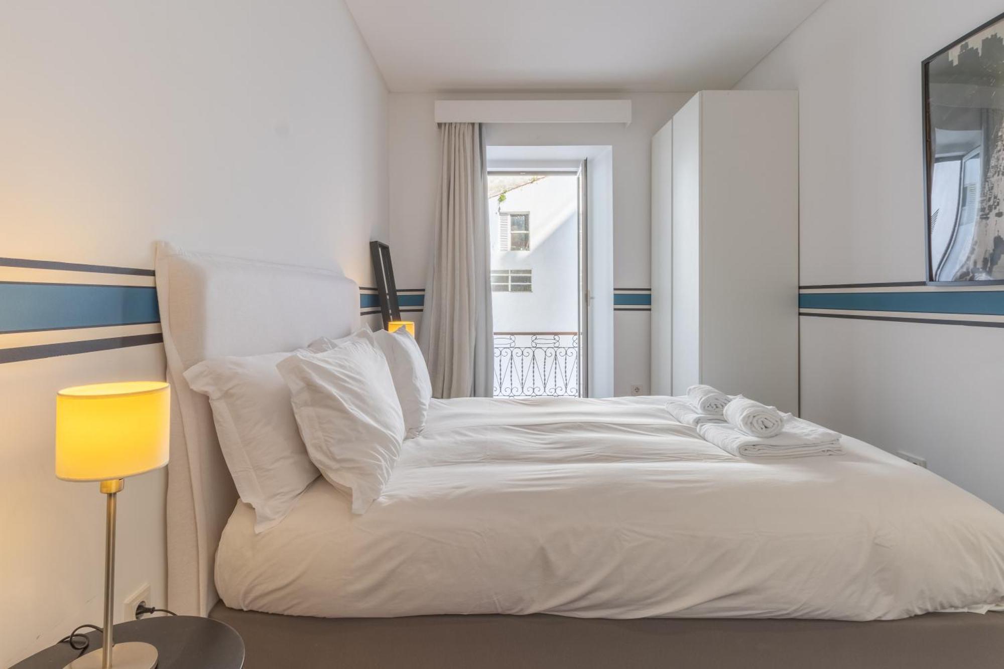 Spacious, Family Friendly 3br & 3wc. Ac/heating. Apartamento Lisboa